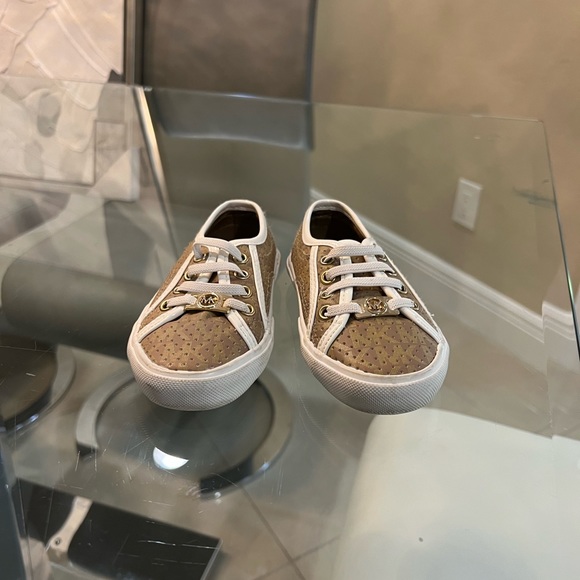 Michael Kors toddler girls sneakers size 8 - Picture 4 of 7